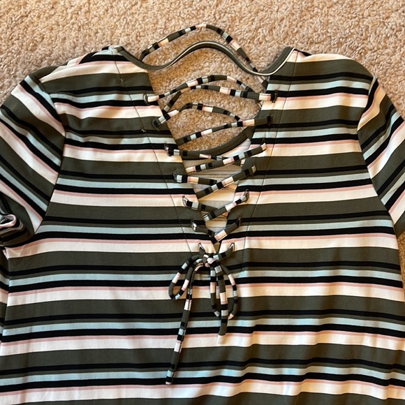Striped Short Sleeve Dress with Open Tie Back - Picture 7 of 9